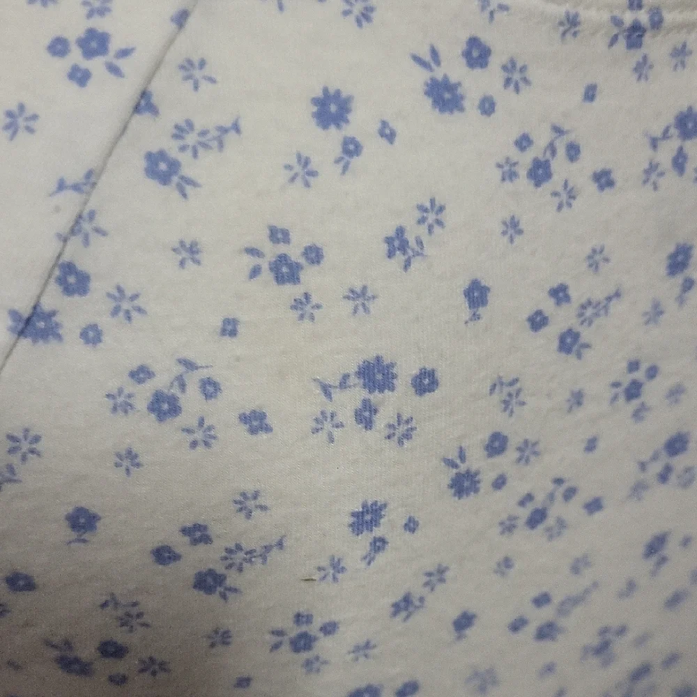 Hollister Blue Floral Ruched Crop Top - Picture 4 of 6